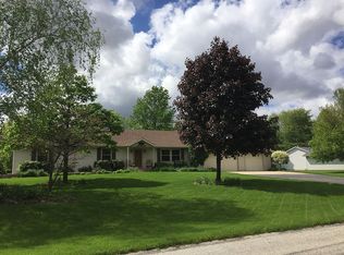 13124 82nd Ave, Blue Grass, IA 52726