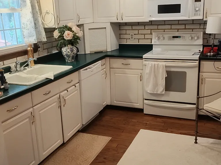 1806 N Lisbon Rd — Photo 2