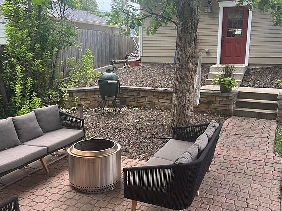 4th image of 1041 Lincoln Ave