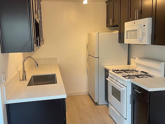 3rd image of 1125 S Rexford Dr #6