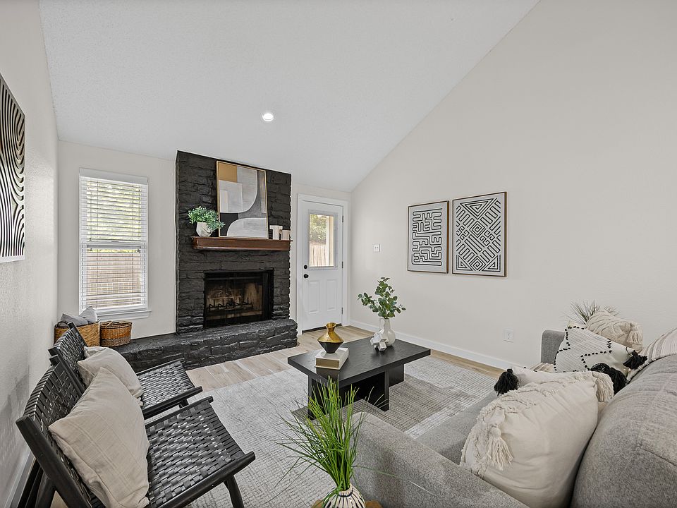 1st image of 16043 Stoneham Cir