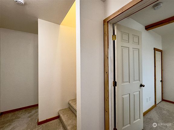 4th image of 981 Sand Dollar Court SW