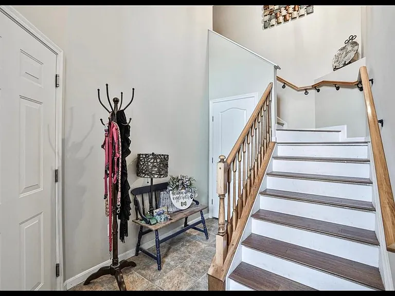 4331 Marival Dr — Photo 4