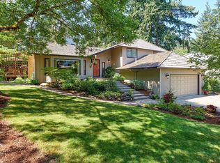 26 Partridge Ln, Lake Oswego, OR 97035