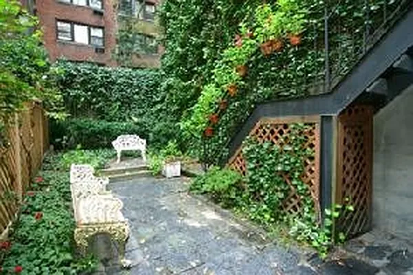 Rented by Corcoran | media 23