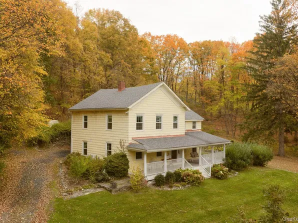 1323 Mountain Road, Port Jervis, NY 12771