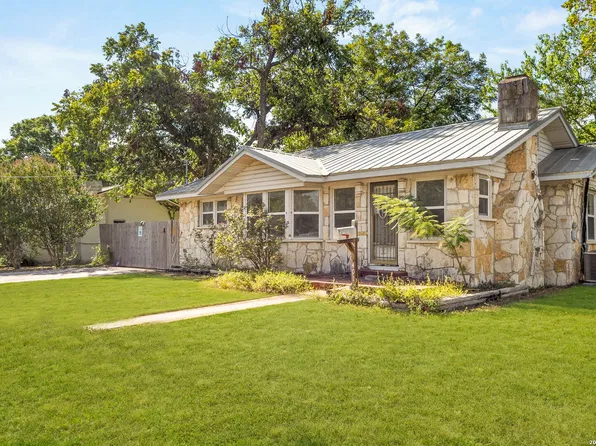 401 E WEINERT ST, Seguin, TX 78155