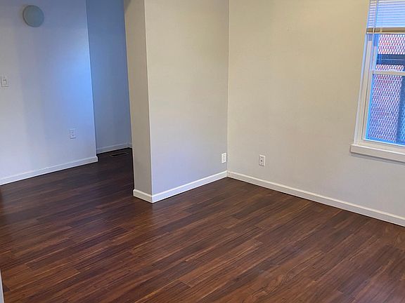 3rd image of 1618 Hughes St