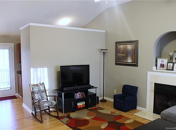 3rd image of 5209 Park Place Dr