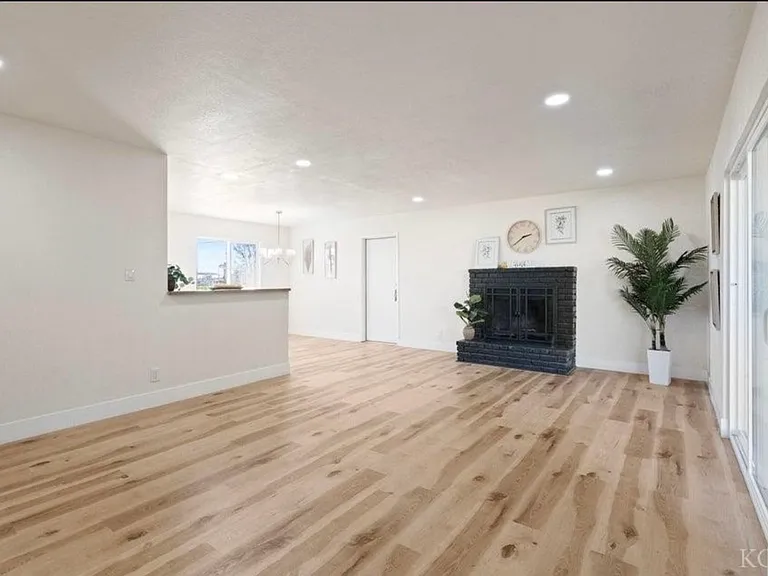 760 Crass Ave #1 — Photo 7