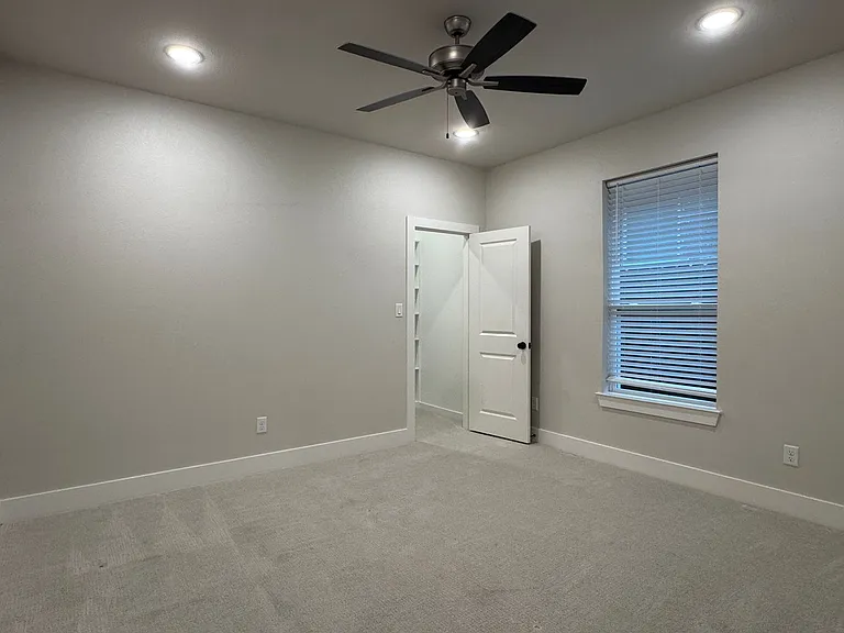 7035 Hillside Ave — Photo 9