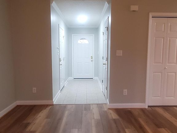 4th image of 530 Brook St