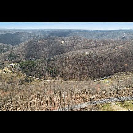 4th image of Buckeye Hollow Rd