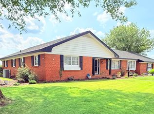 312 Willow Rd, Hillsboro, KS 67063