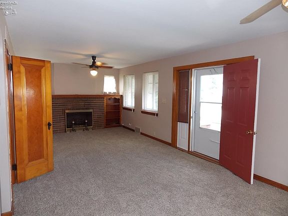 5th image of 607 Jackson Dr