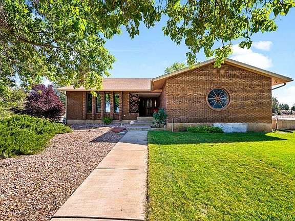 2nd image of 390 N Dammeron Valley Dr