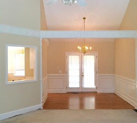 Dining room with patio doors to deck
