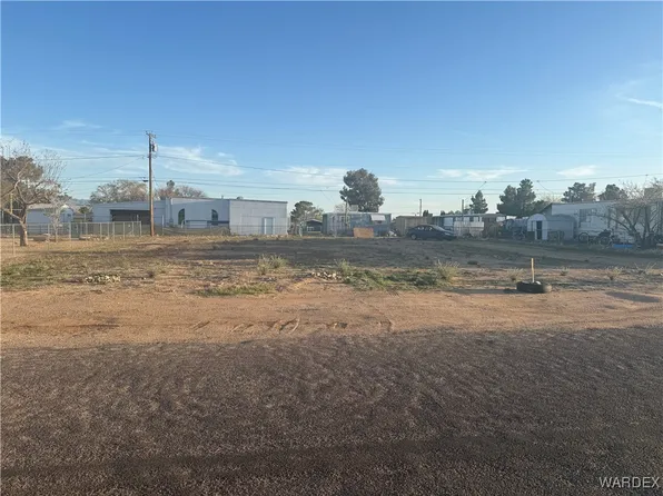 3060 E Leroy Avenue, Kingman, AZ 86409