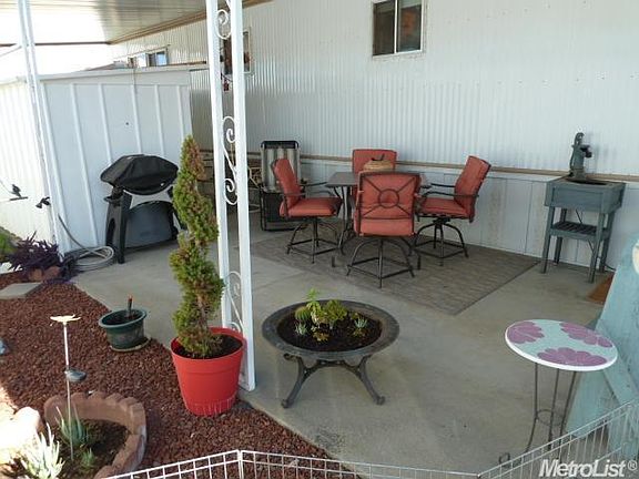 2nd image of 6212 Calgary Ave