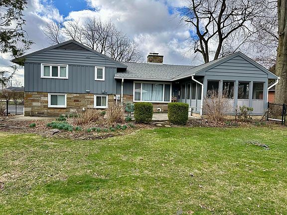 3rd image of 1325 Home Circle Dr