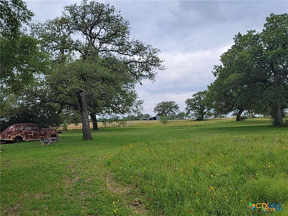 2nd image of 460 Woelke Rd