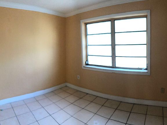 5th image of 13725 NE 3rd Ct #P16
