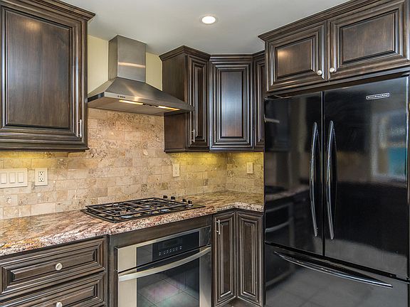 5th image of 530 Park Springs Ct