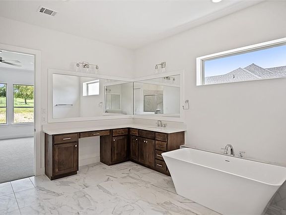 4th image of 7744 Laura Lake Ln