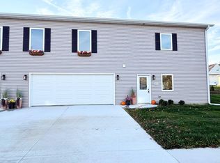 204 3rd St NW, Waukon, IA 52172
