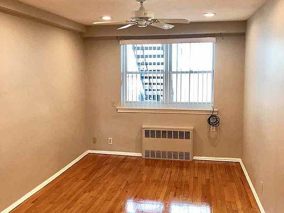 4th image of 3717 24th Ave #1