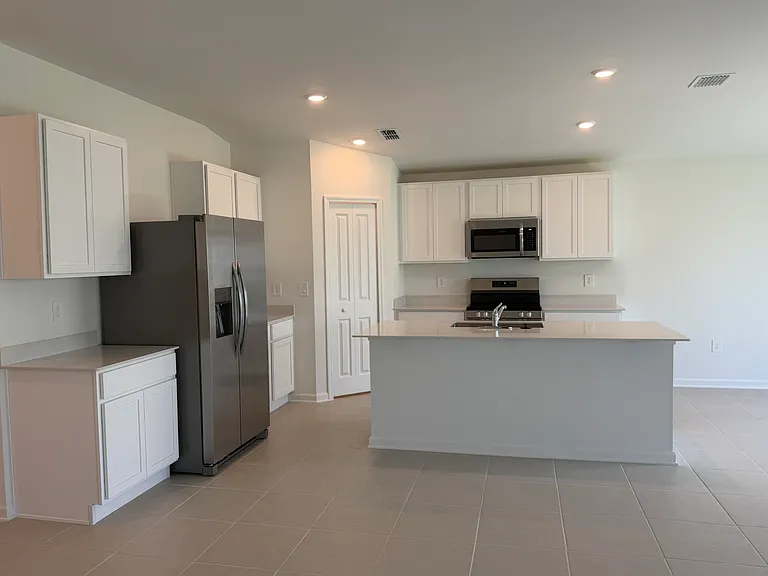391 Artemis St — Photo 20