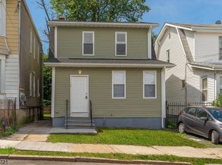 14 Grain St, Newark, NJ 07103