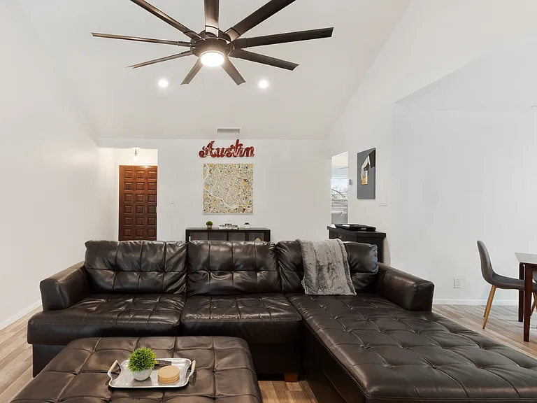1005 Speer Ln — Photo 6