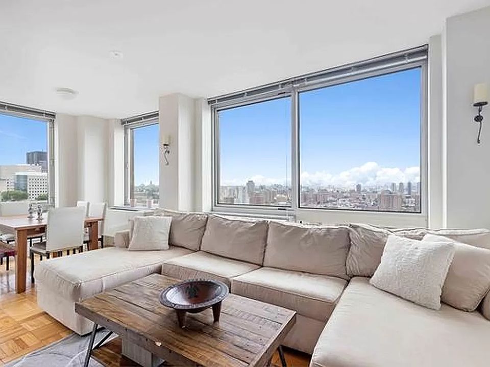 1st image of 215 E 96th St #27L