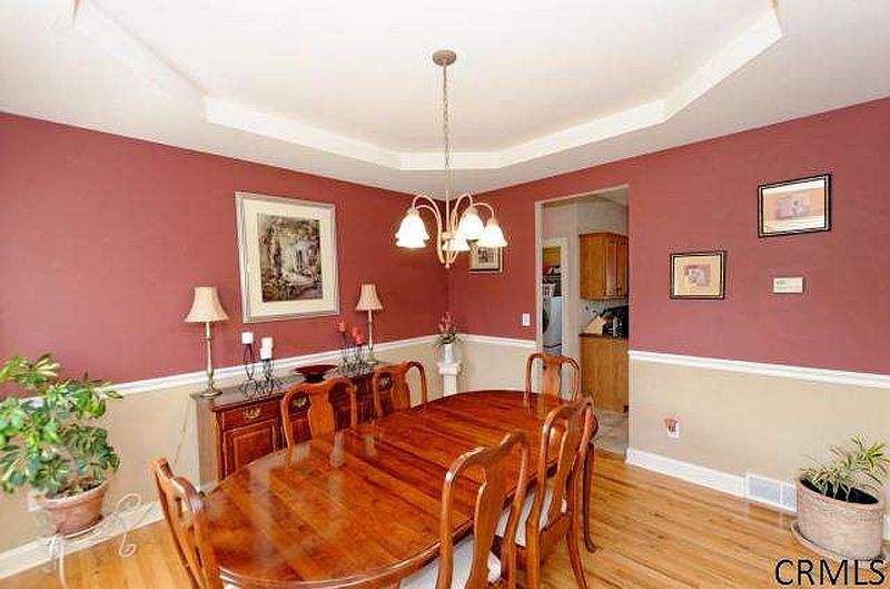 3rd image of 5 HERITAGE Court
