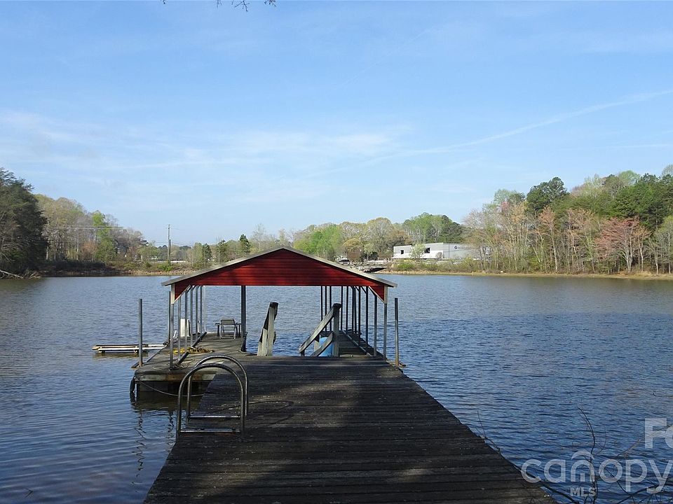 1st image of 169 Hamptons Cove Rd