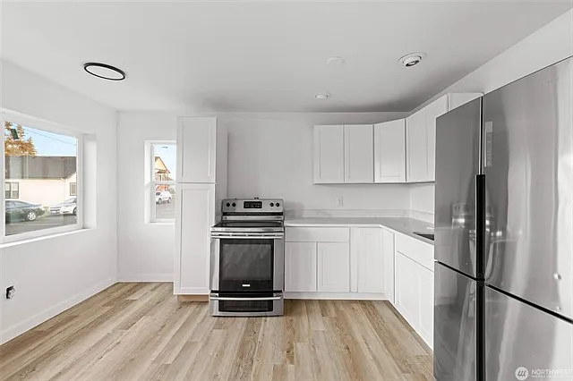 109 S Washington St — Photo 6