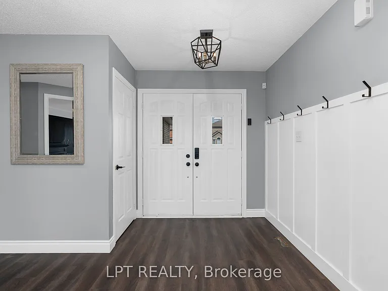 47 Northview Cres — Photo 3