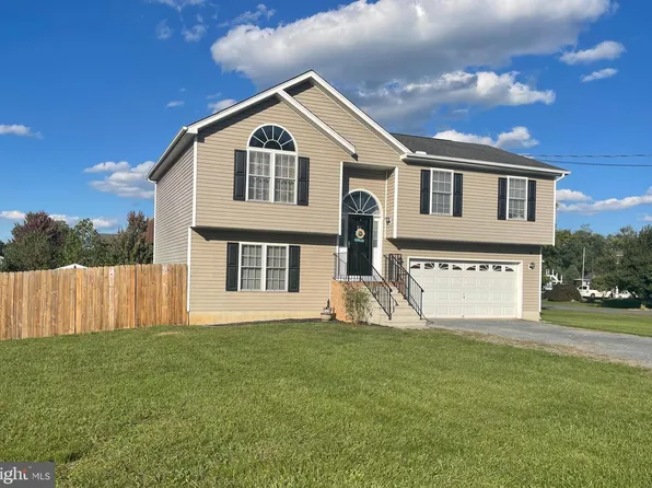 12 Sonya Ln, Bunker Hill, WV 25413