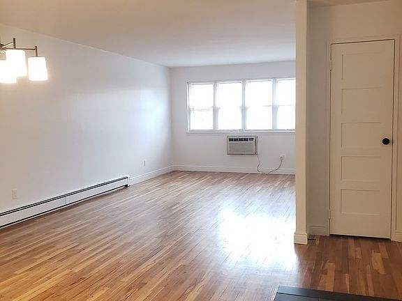 5th image of 2129 42nd St APT 2