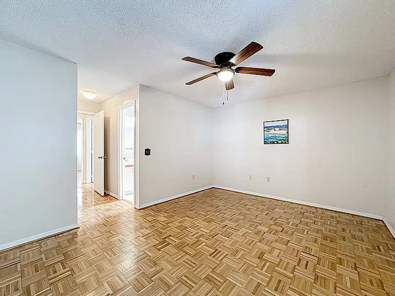 3033 Dunhill Dr — Photo 17