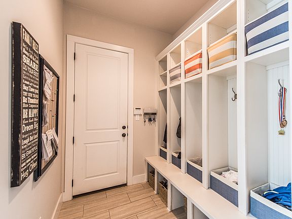 5th image of 1005 Sweet Grass Ln