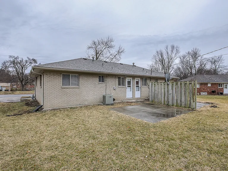 514 NE Corder St #B — Photo 30