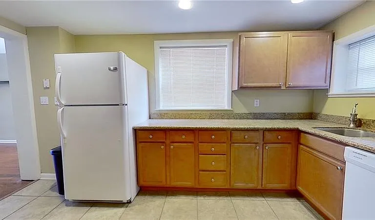 3942 Liberty Ave #2 — Photo 3