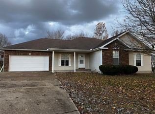 1916 Meadowbrook Dr, West Plains, MO 65775