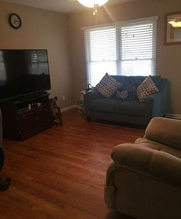4th image of 129 Mountain Meadows Dr