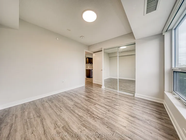 275 Village Green Sq #420 — Photo 20