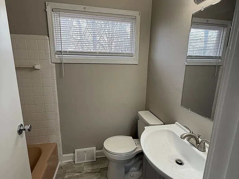10410 Foxboro Dr — Photo 14