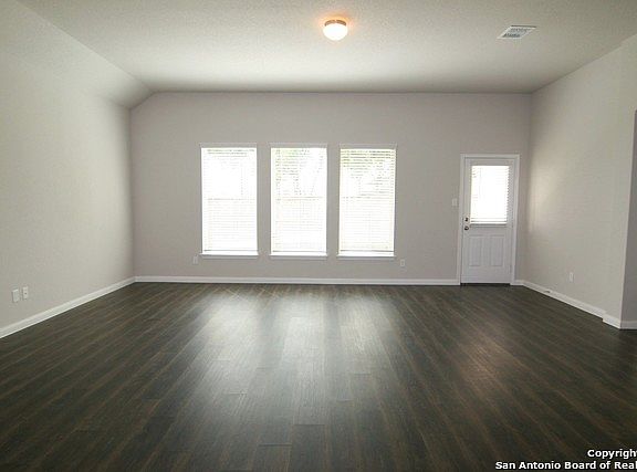 4th image of 4531 Cambridge Park