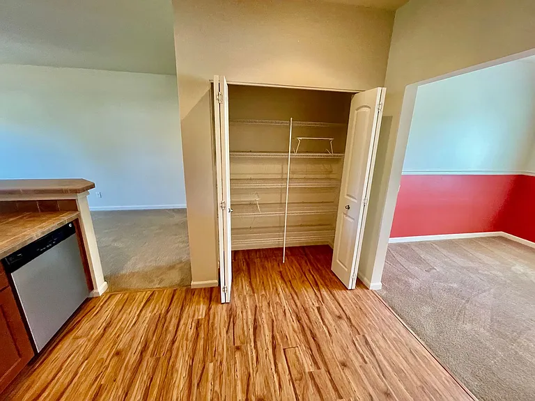 12947 NW Clement Ln — Photo 7